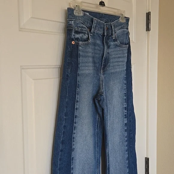 GAP High Rise Stride Wide Leg Jeans - Picture 4 of 9